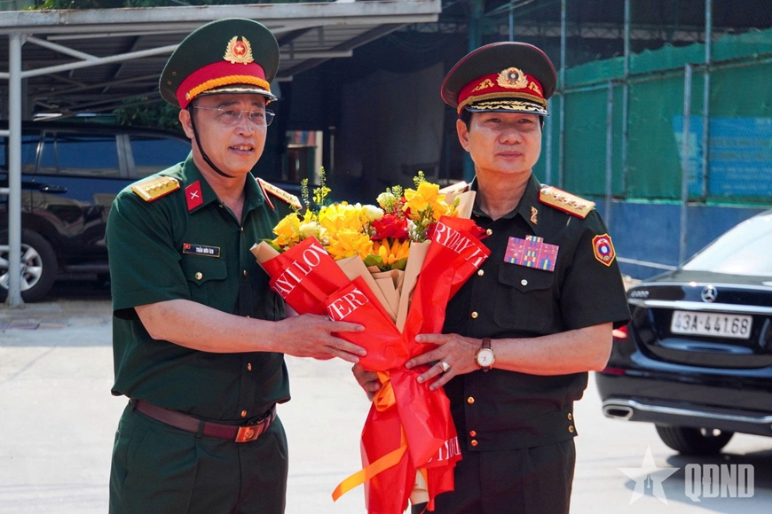 Lao MND delegation visits Da Nang Municipal Military Command